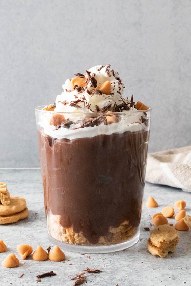 Do-si-do chocolate pudding cup