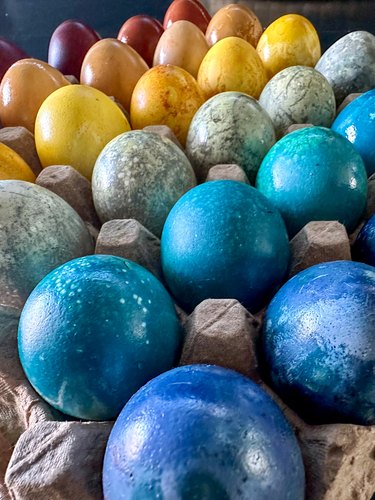 Finished naturally dyed eggs