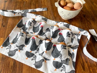 Chicken Egg Collecting Apron 