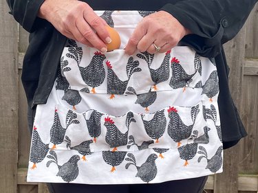 finished egg-collecting apron