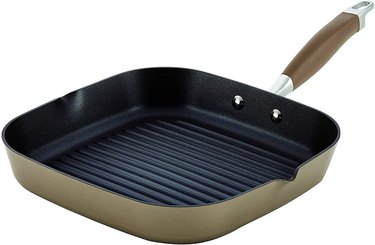 An Anolon Advanced 11-Inch Hard Anodized Nonstick Square Grill Pan