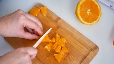 Cutting oranges