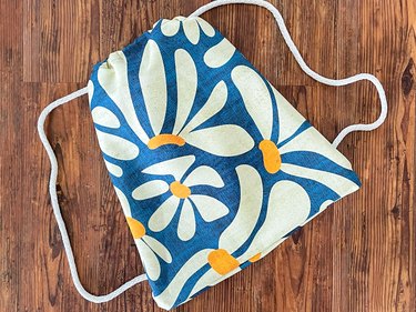 DIY Drawstring Shoulder Bag Tutorial