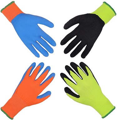 Four gardening gloves for kids