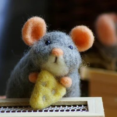 Woolly Pets Mouse Felting Kit