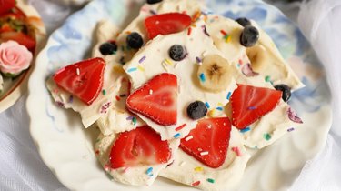 yogurt bark with sliced fruits