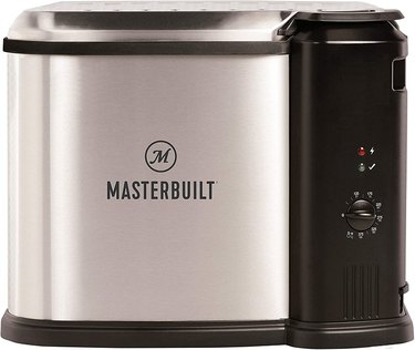 A Masterbuilt Electric Fryer, Boiler, Steamer