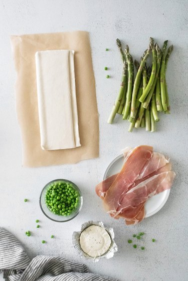 Ingredients for asparagus tart