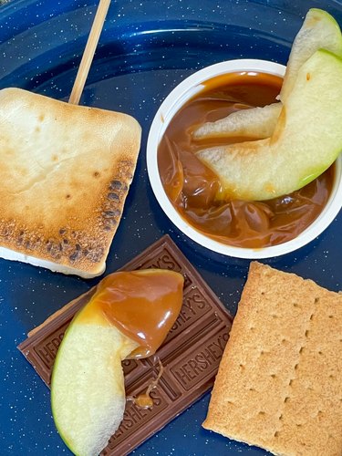 Caramel apple s'more