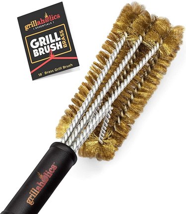 A Grillaholics Essentials Brass Grill Brush