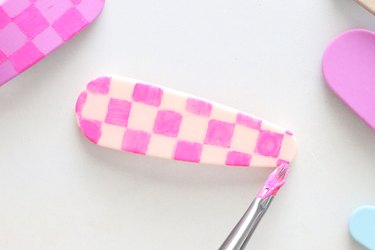 Painting retro checkered pattern on hair clip