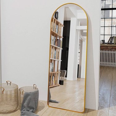 BEAUTYPEAK Full Length Arched Mirror in Gold
