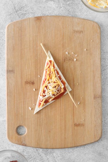 Pizza sail for bread boat