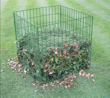 Bosmere 100-gal wire compost bin