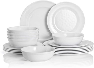 Melamine dinnerware set
