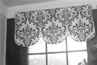 Scalloped window valances