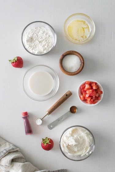 Ingredients for mini strawberry cake