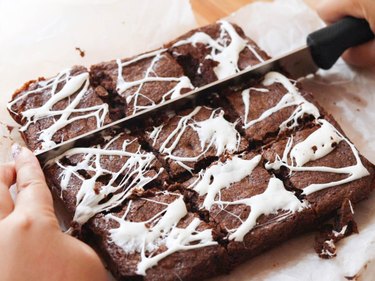 Slicing brownies with a knife