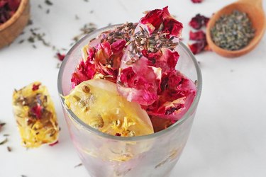 Dried flower ice cubes