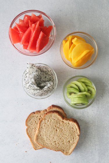 Ingredients for triangle fruit toast