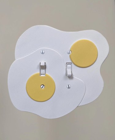 Switch cover shaped like fried eggs
