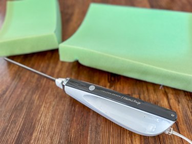 cut foam with electric knife