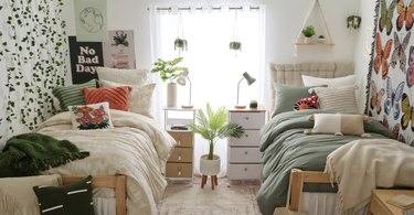 dorm room ideas for girls two beds