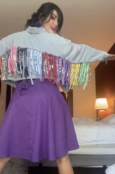 The Swiftie who wore a 13-pound dress made of friendship bracelets