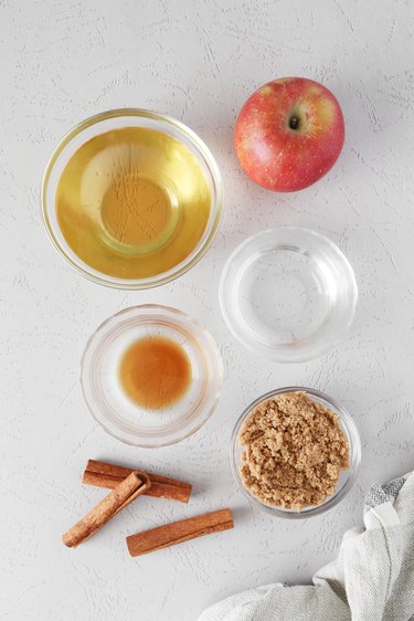 Ingredients for apple crisp syrup recipe