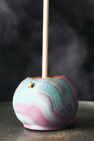 Candy apples with gold dust and star sprinkles