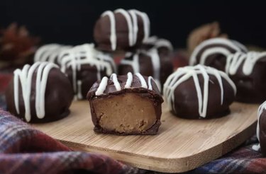 Gingersnap cookie truffles