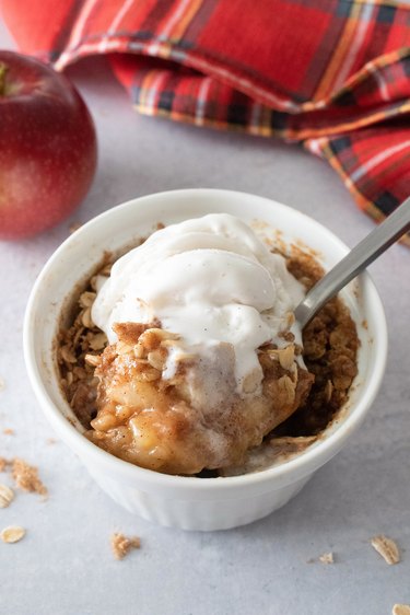 Apple cinnamon crisp for one