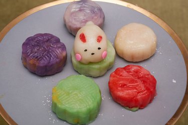 7 colorful snow skin mooncakes