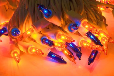 How to Make Custom-Length Christmas Lights