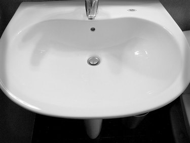How to Clean a Cast Iron Sink