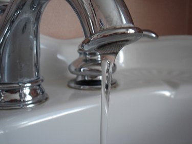 How To Fix A Moen Kitchen Faucet Ehow