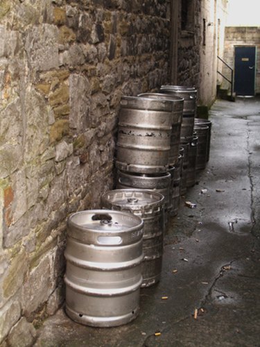 how-much-beer-does-a-half-keg-hold-ehow