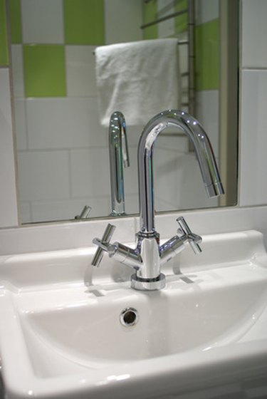 How to Clean Bathroom and Kitchen Sink Faucets