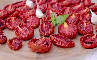 Dried red tomatoes