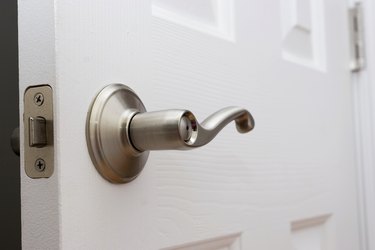 Lever door handle