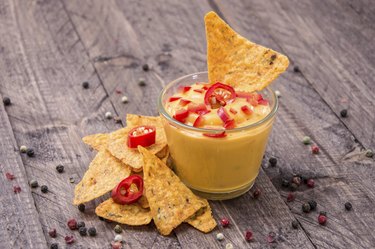 Fresh Cheese Sauce with Nachos