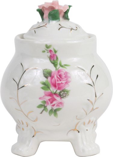 Porcelain jar