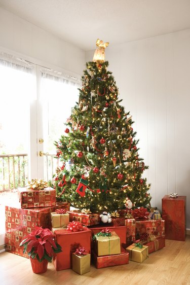 Christmas tree and gifts