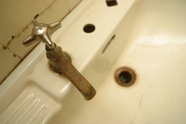 Rusting sink faucet