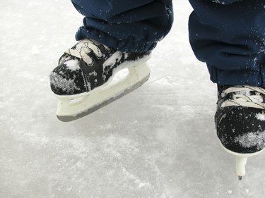 Ice hockey skates