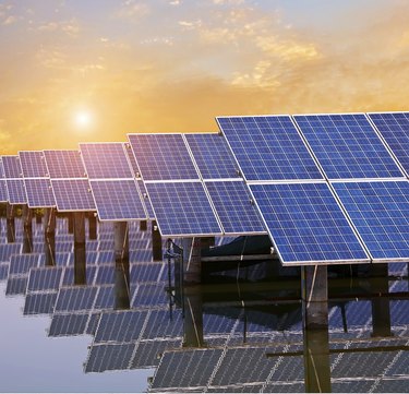 Power plant using renewable solar energy, photovoltaic