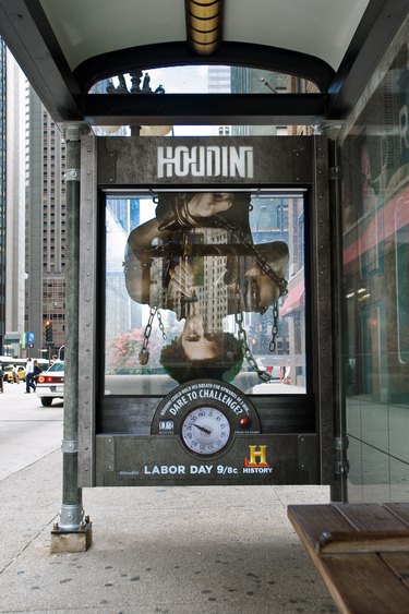 HISTORY Challenges Chicago To HOUDINI's Greatest Escape With Innovative, Interactive 3D Bus Shelters