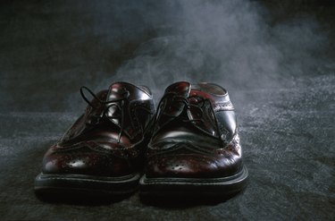 How to clean sperry on sale leather