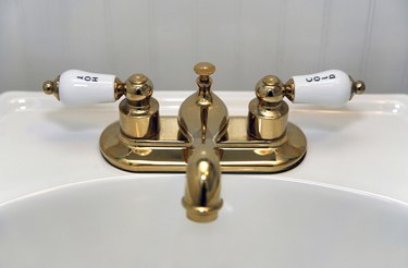 Old fashioned bathroom sink