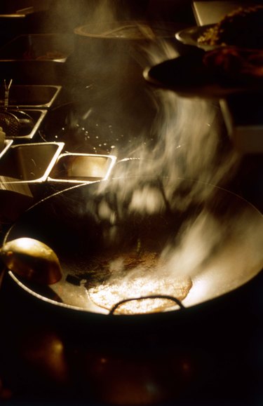 Seasoning a Cast Iron Skillet with Bacon Grease - Grilling 24x7